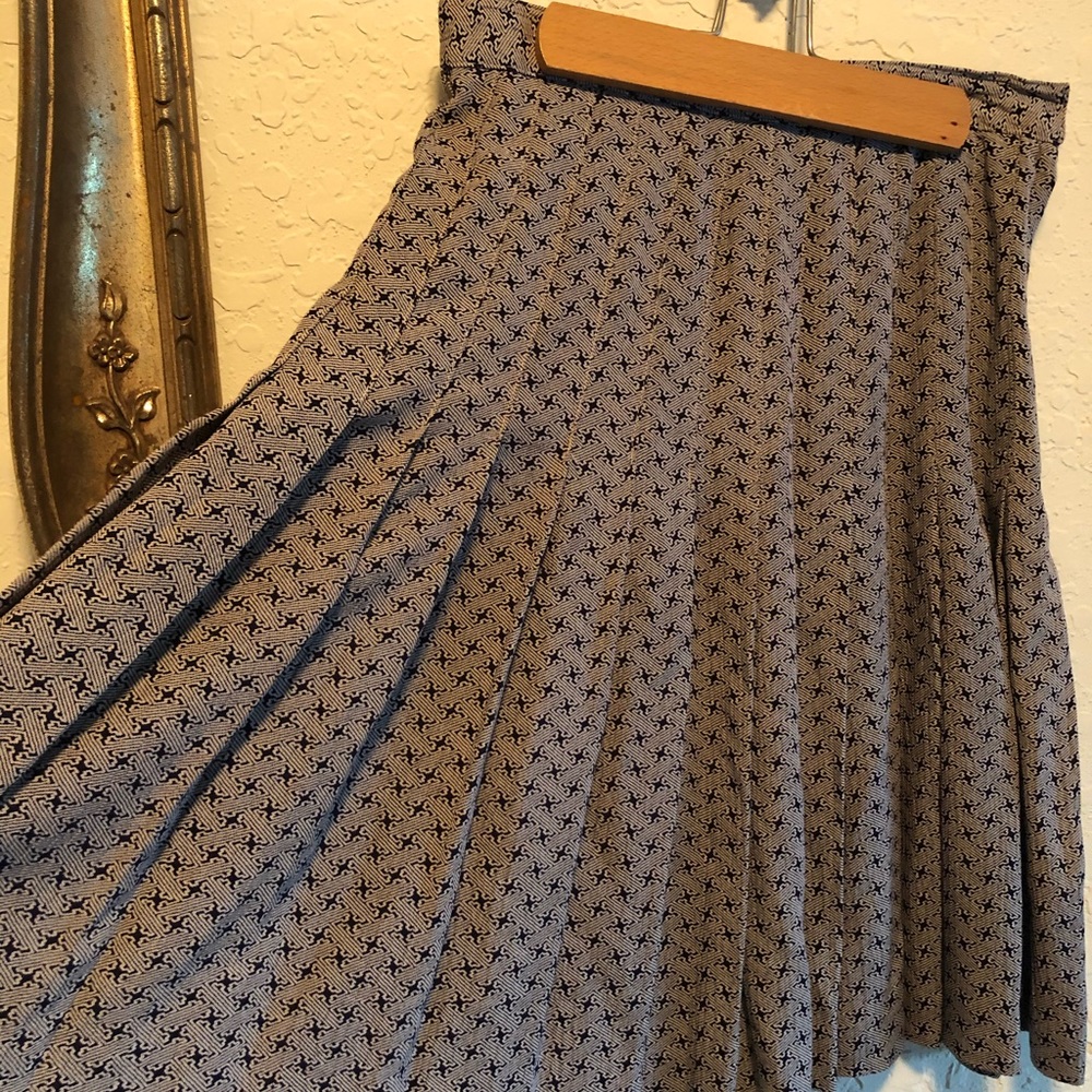 Vintage Ann Taylor Studio pleated skirt